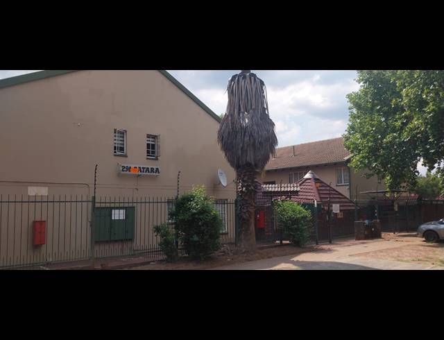 4 BEDROOM TOWNHOUSE FOR SALE IN PRETORIA WEST